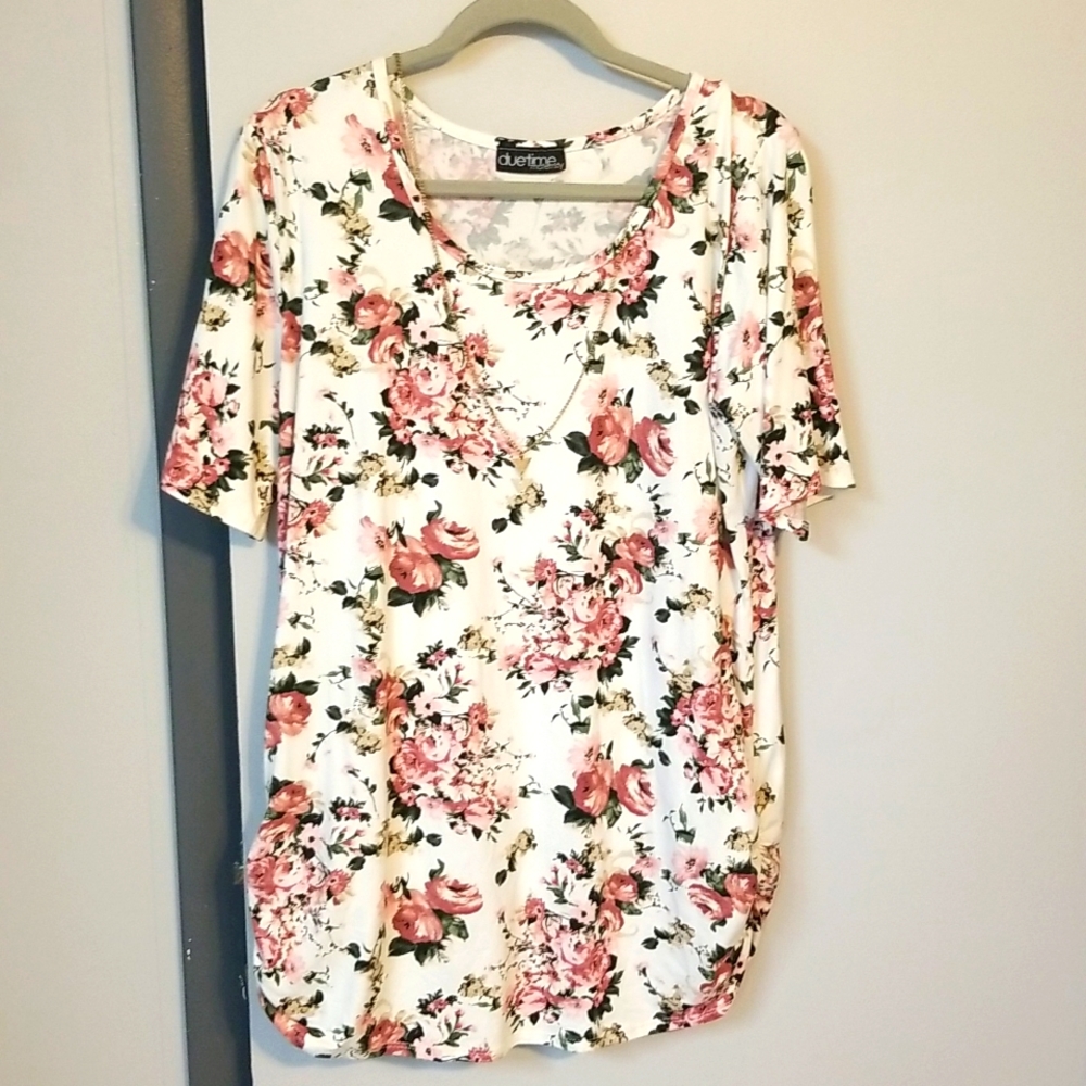 Cute floral maternity blouse with detachable necklace